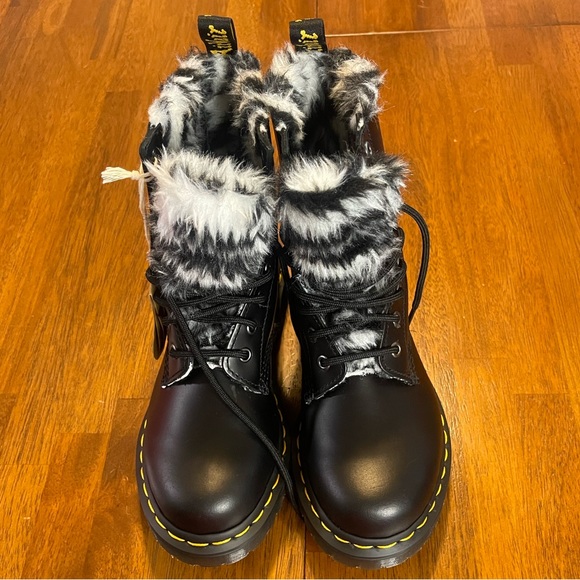 Dr. Martens 1460 8-Eye Serena Boot - Black / Zebra *NWT* - Picture 6 of 10